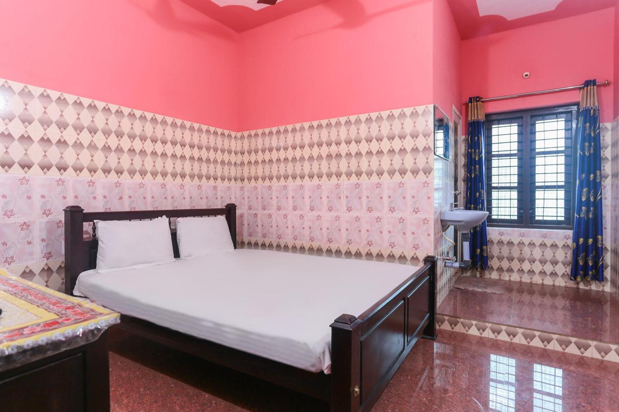 Hotel O Sree Bhadra Tourist Home Kollam Ngoại thất bức ảnh