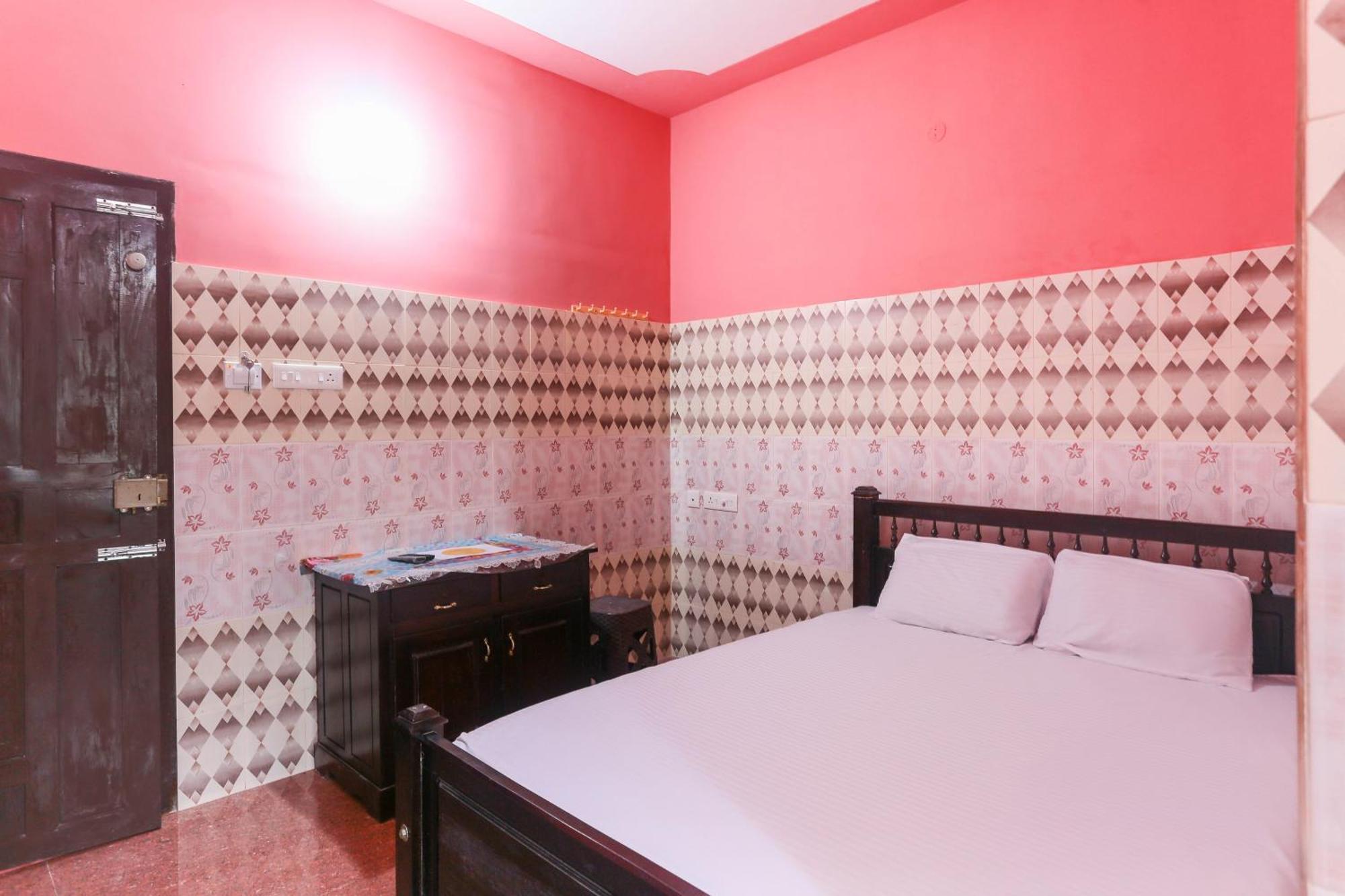 Hotel O Sree Bhadra Tourist Home Kollam Ngoại thất bức ảnh